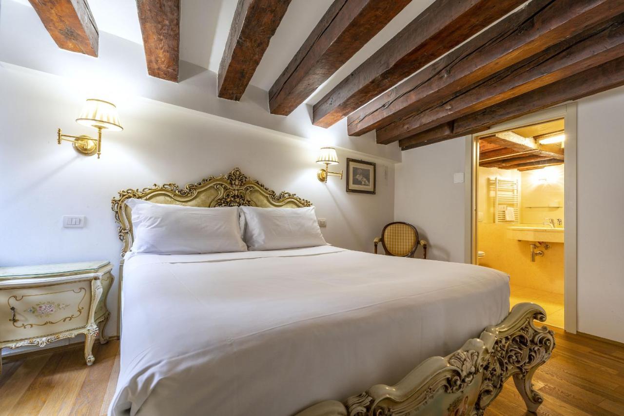 Gondola Luxury - Campo Santi Filippo E Giacomo By Wonderful Italy Veneza Exterior foto
