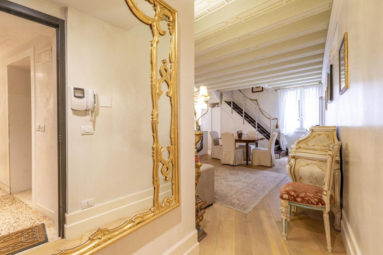 Gondola Luxury - Campo Santi Filippo E Giacomo By Wonderful Italy Veneza Exterior foto