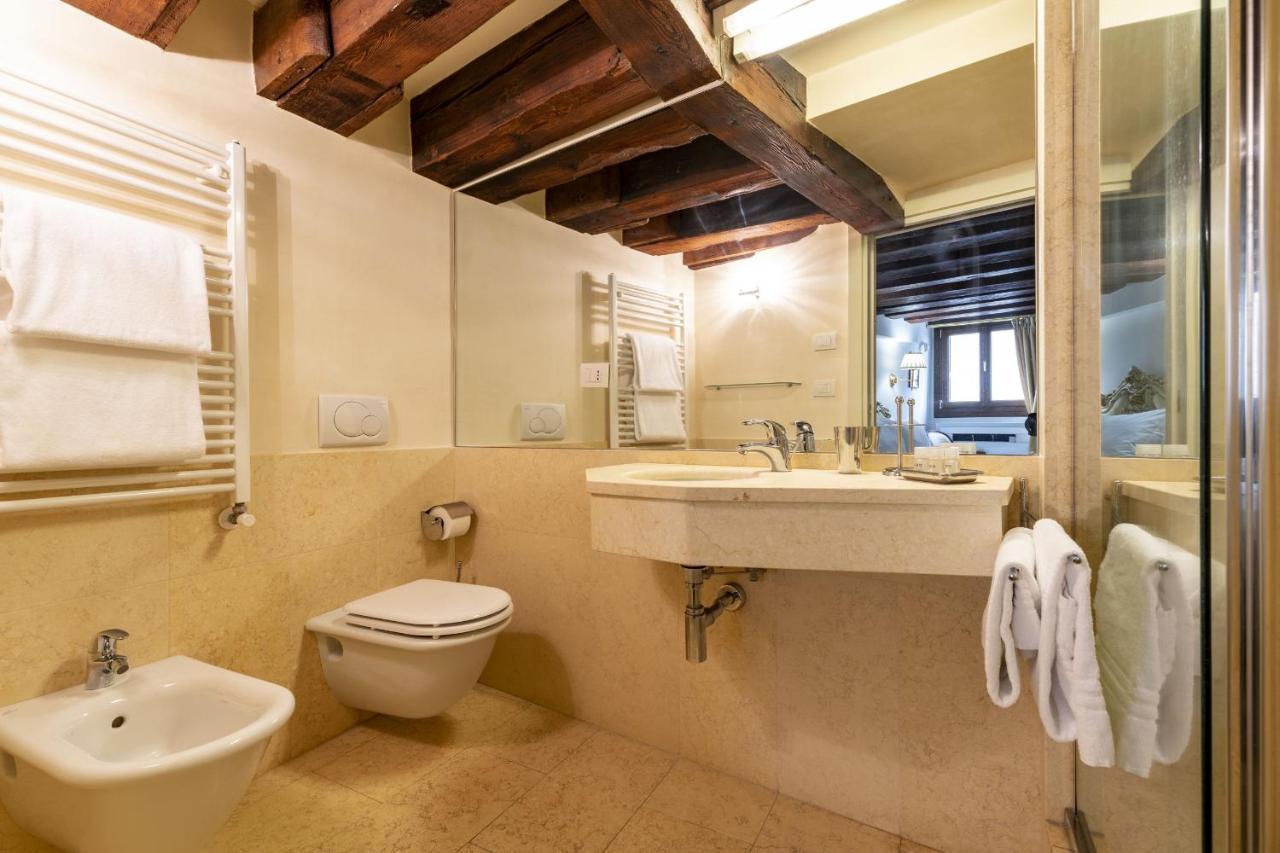 Gondola Luxury - Campo Santi Filippo E Giacomo By Wonderful Italy Veneza Exterior foto