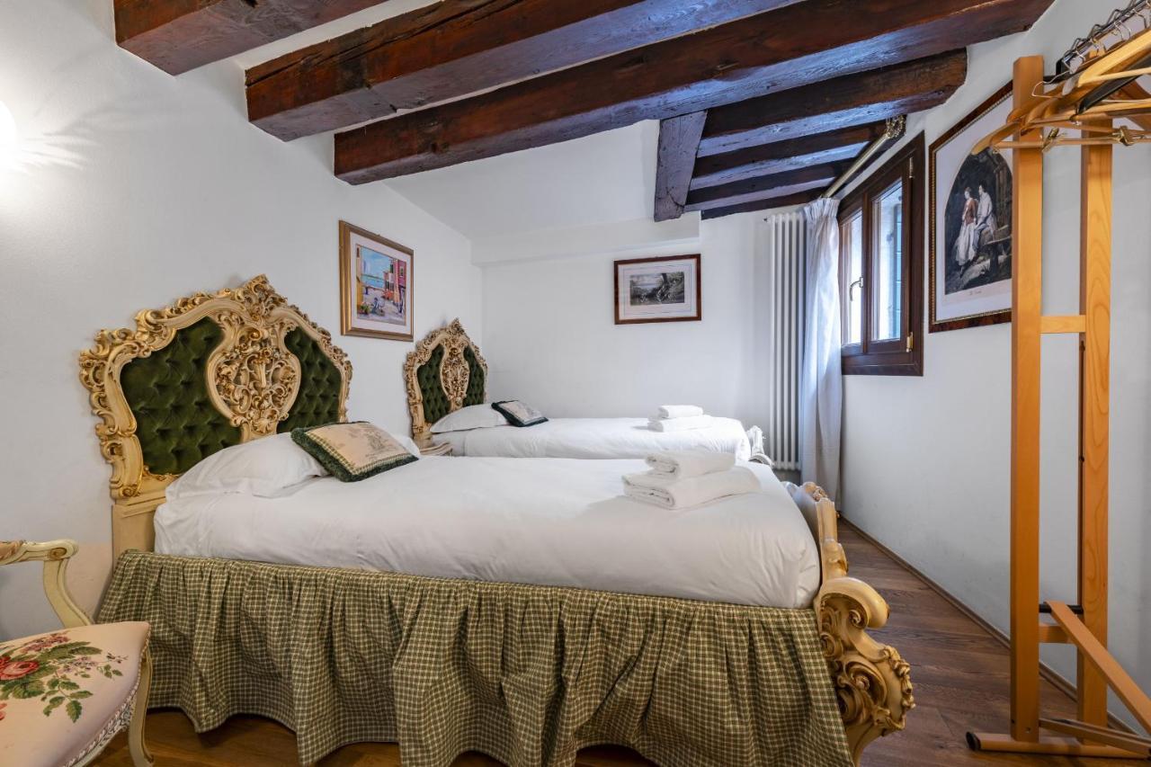 Gondola Luxury - Campo Santi Filippo E Giacomo By Wonderful Italy Veneza Exterior foto