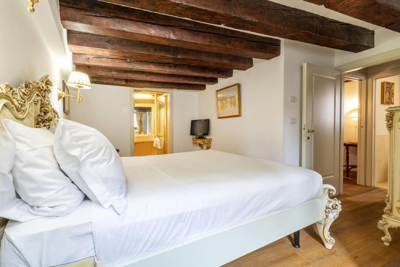 Gondola Luxury - Campo Santi Filippo E Giacomo By Wonderful Italy Veneza Exterior foto