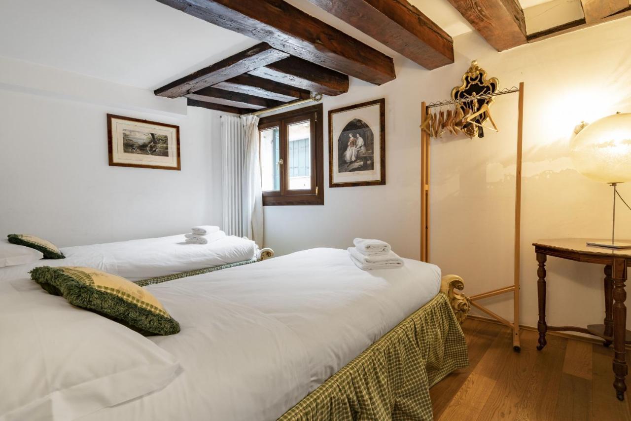 Gondola Luxury - Campo Santi Filippo E Giacomo By Wonderful Italy Veneza Exterior foto