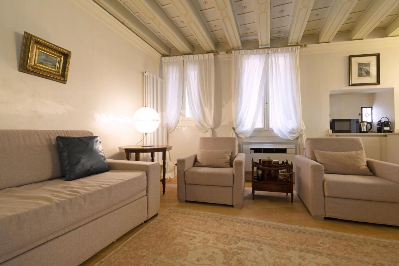 Gondola Luxury - Campo Santi Filippo E Giacomo By Wonderful Italy Veneza Exterior foto