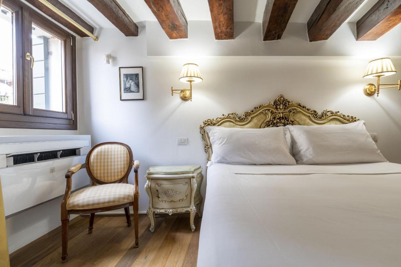 Gondola Luxury - Campo Santi Filippo E Giacomo By Wonderful Italy Veneza Exterior foto