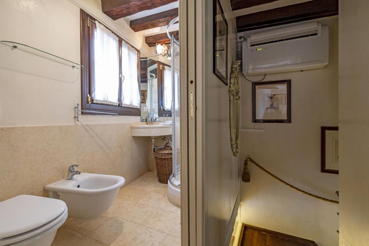 Gondola Luxury - Campo Santi Filippo E Giacomo By Wonderful Italy Veneza Exterior foto