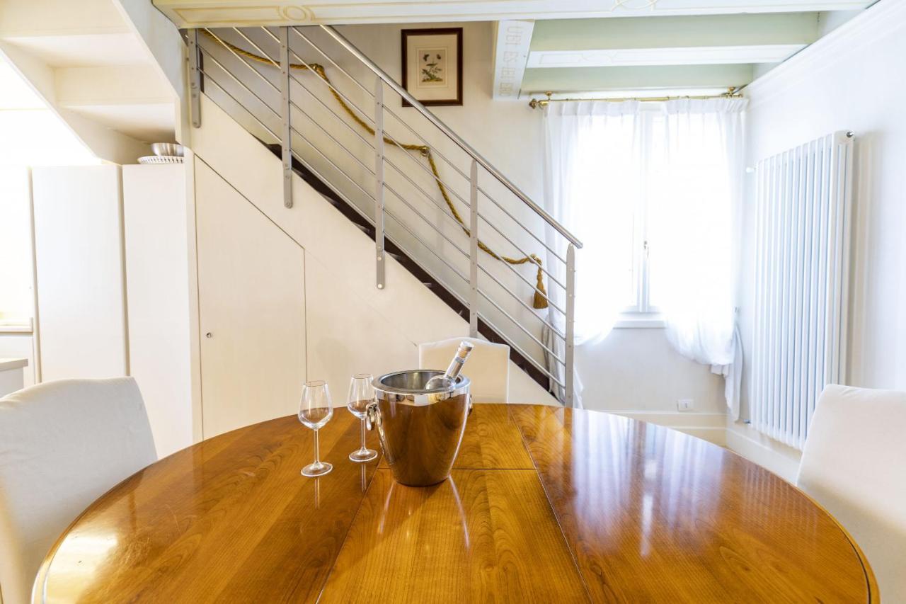 Gondola Luxury - Campo Santi Filippo E Giacomo By Wonderful Italy Veneza Exterior foto