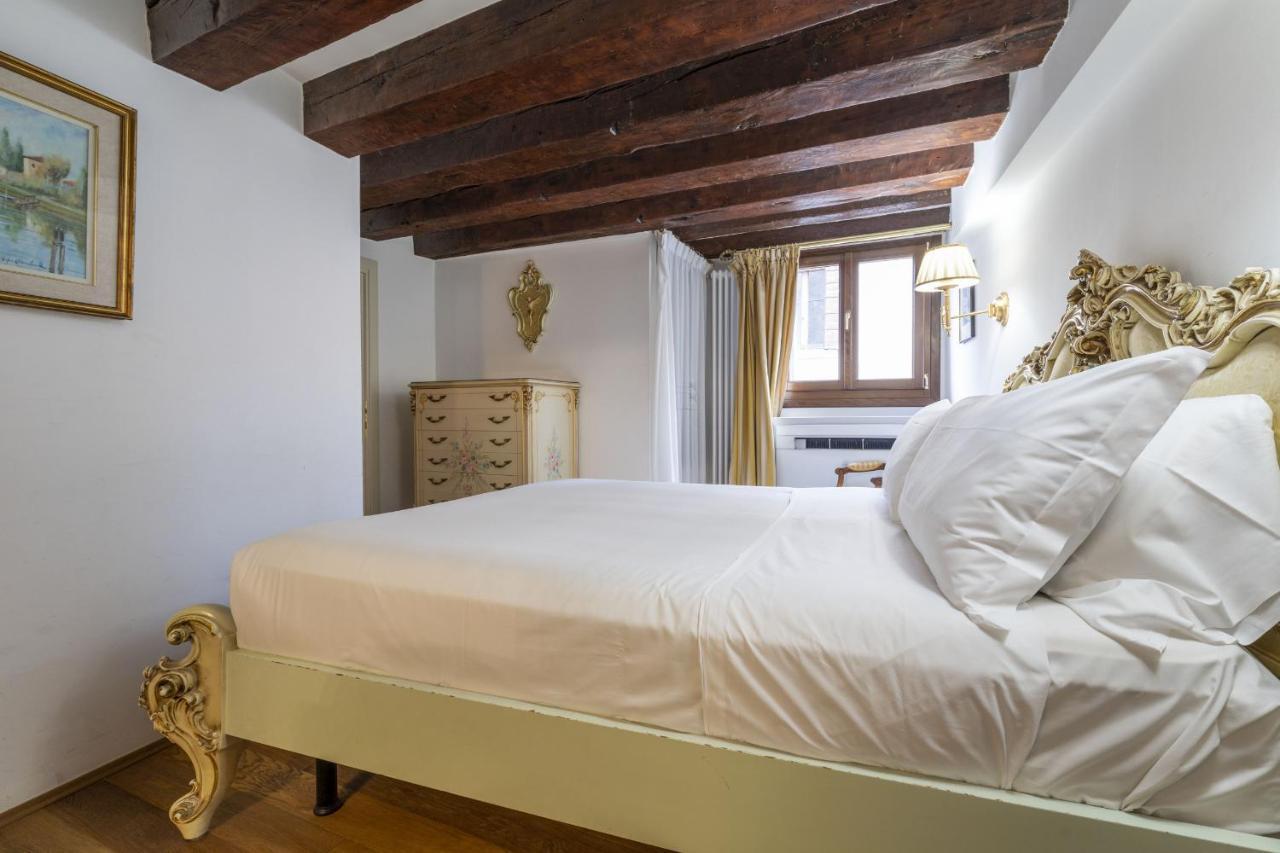 Gondola Luxury - Campo Santi Filippo E Giacomo By Wonderful Italy Veneza Exterior foto